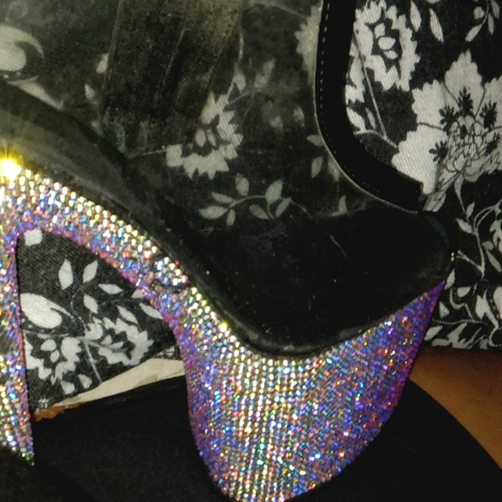 Knee high heeled boots clear